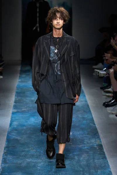 Look 29